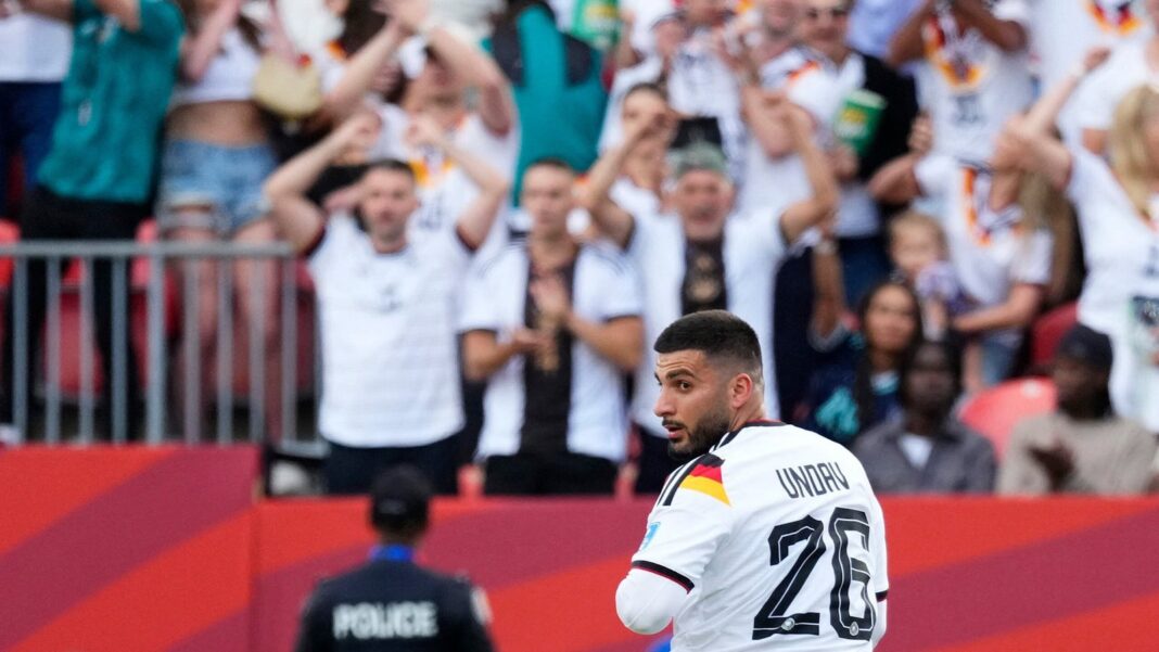 Deniz Undav celebrando un gol con la camiseta de Alemania
