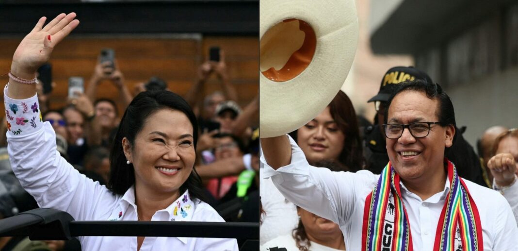 Urnas electorales y bandera de Perú
