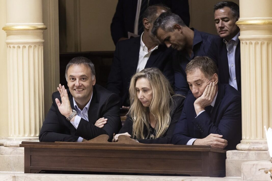 Diego Santilli durante una conferencia de prensa