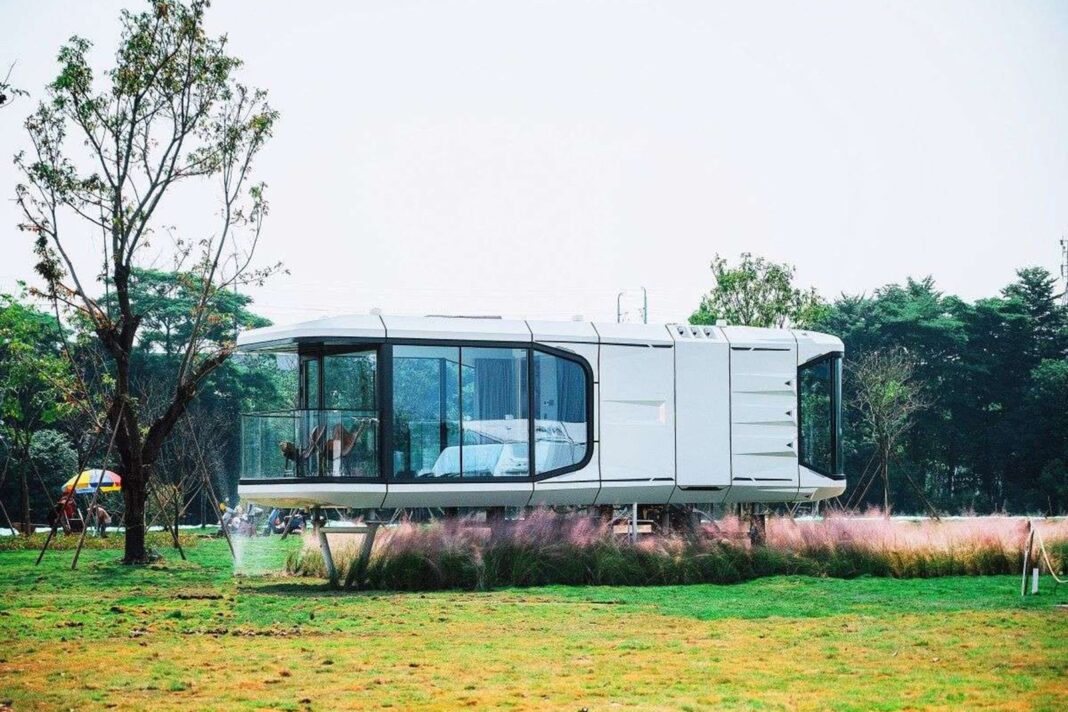 Tiny house Glamni instalada en terreno irregular