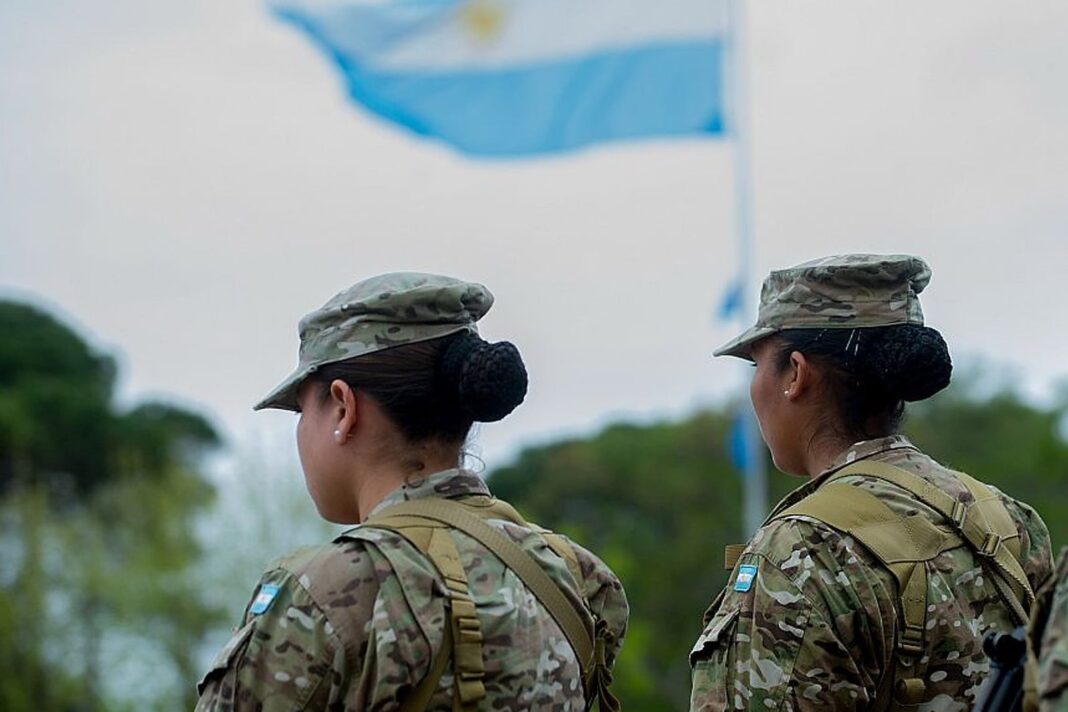 Personal de las Fuerzas Armadas en formación