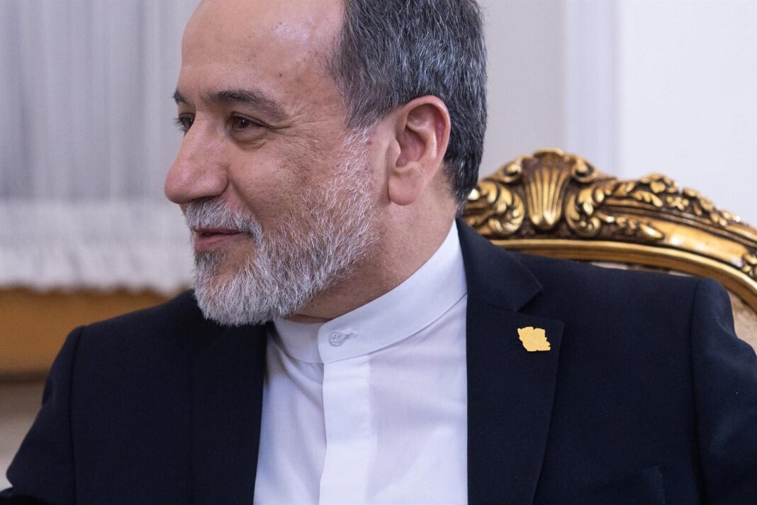 Ministros de Exteriores de Irán y Francia en reunión diplomática