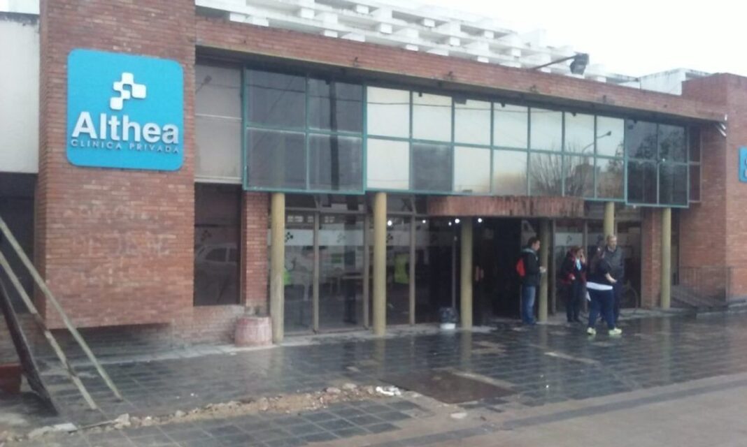 Fachada de la Clínica Althea en La Plata