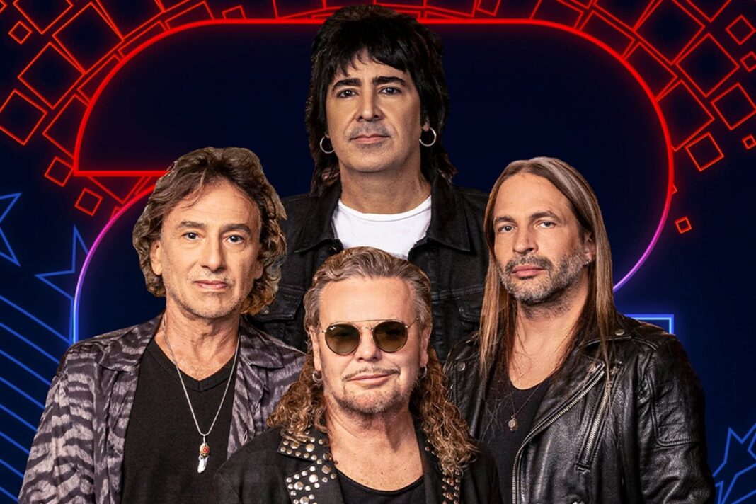 Integrantes de la banda Maná en un escenario