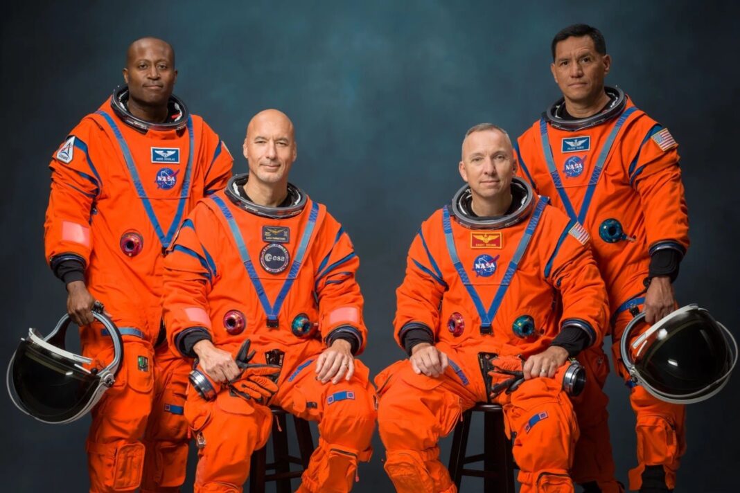 Foto de los cuatro astronautas de la misión Artemis III de la NASA