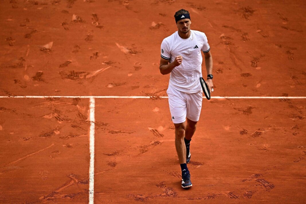 Cancha de polvo de ladrillo del estadio Philippe Chatrier en Roland Garros