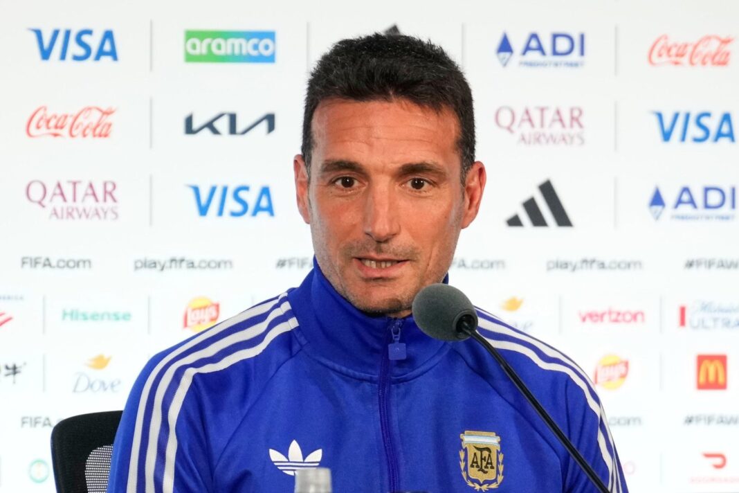 Lionel Scaloni hablando en conferencia de prensa tras el partido Argentina vs Austria por el Mundial 2026