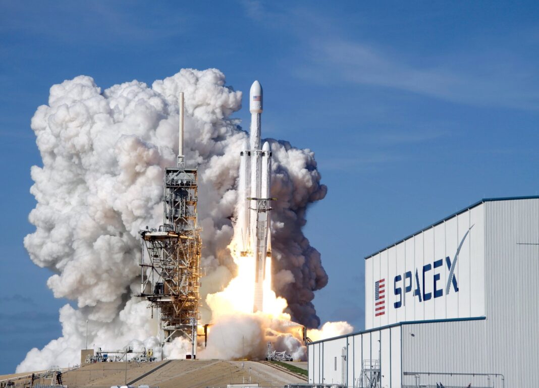 Diseño del satélite AI1 de SpaceX