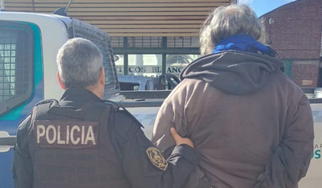 Detención policial en Bahía Blanca por uso de tarjeta robada
