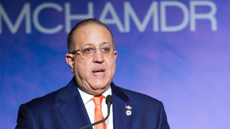 Ministro de Hacienda de República Dominicana, Magín Díaz, en un almuerzo de la Cámara Americana de Comercio