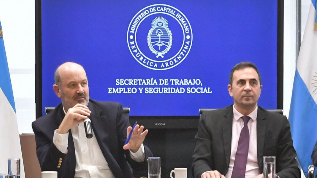 Reunión entre funcionarios del Gobierno y representantes de la CGT
