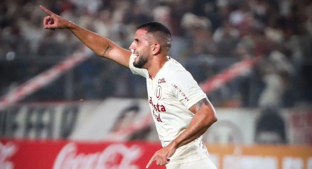 Matías Di Benedetto en partido amistoso de Universitario