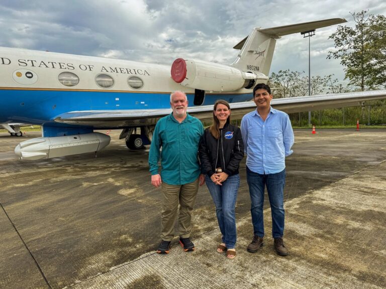 Aeronave Gulfstream III de la NASA equipada con radar UAVSAR sobre bosques tropicales en Panamá