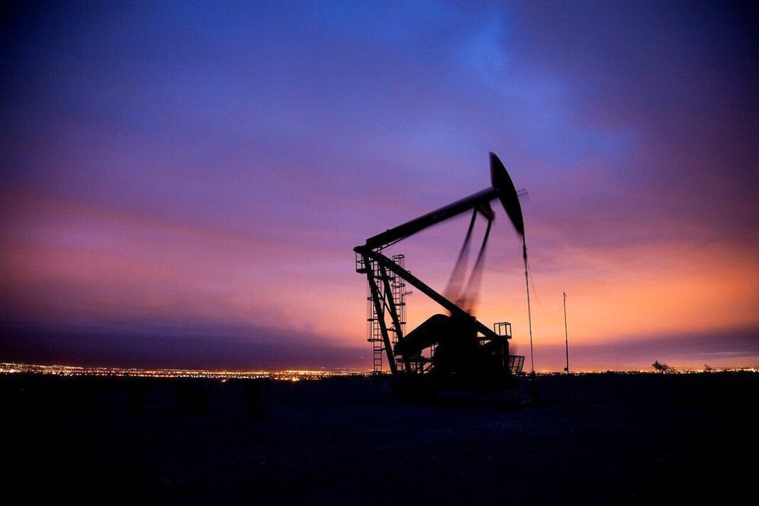 Gráfico de barril de petróleo con cotización en alza