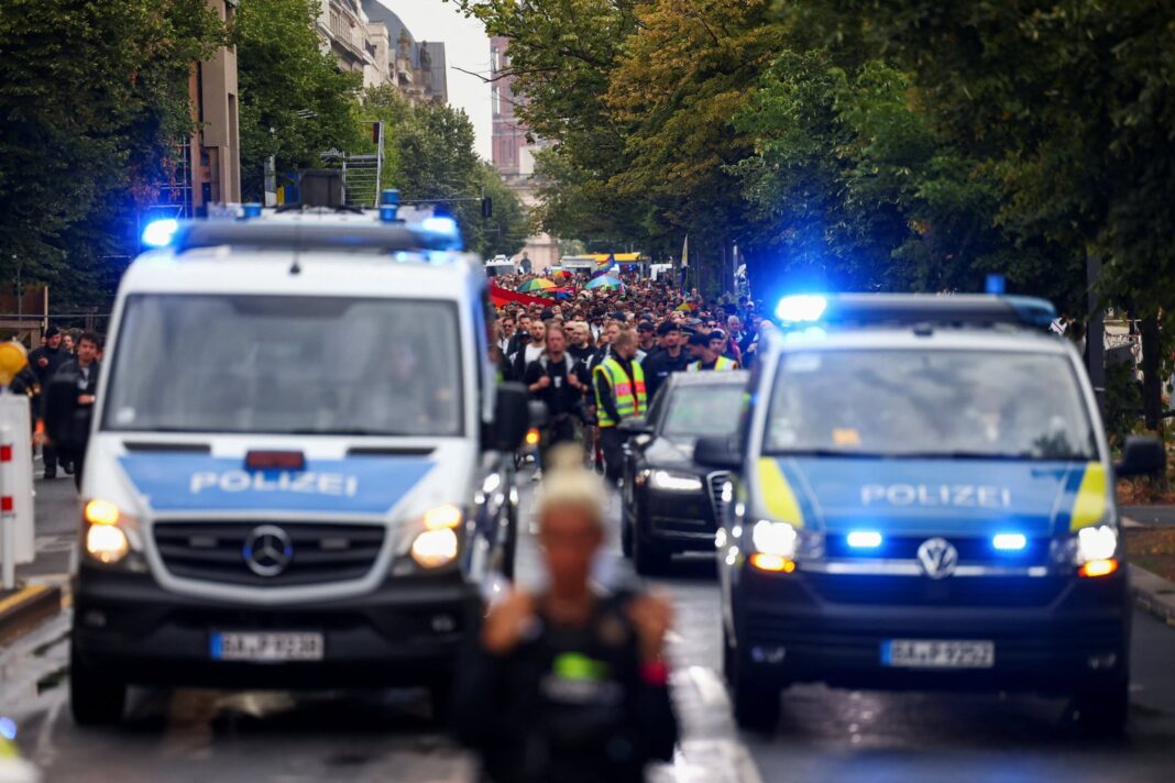 Policía en Berlín durante operativo