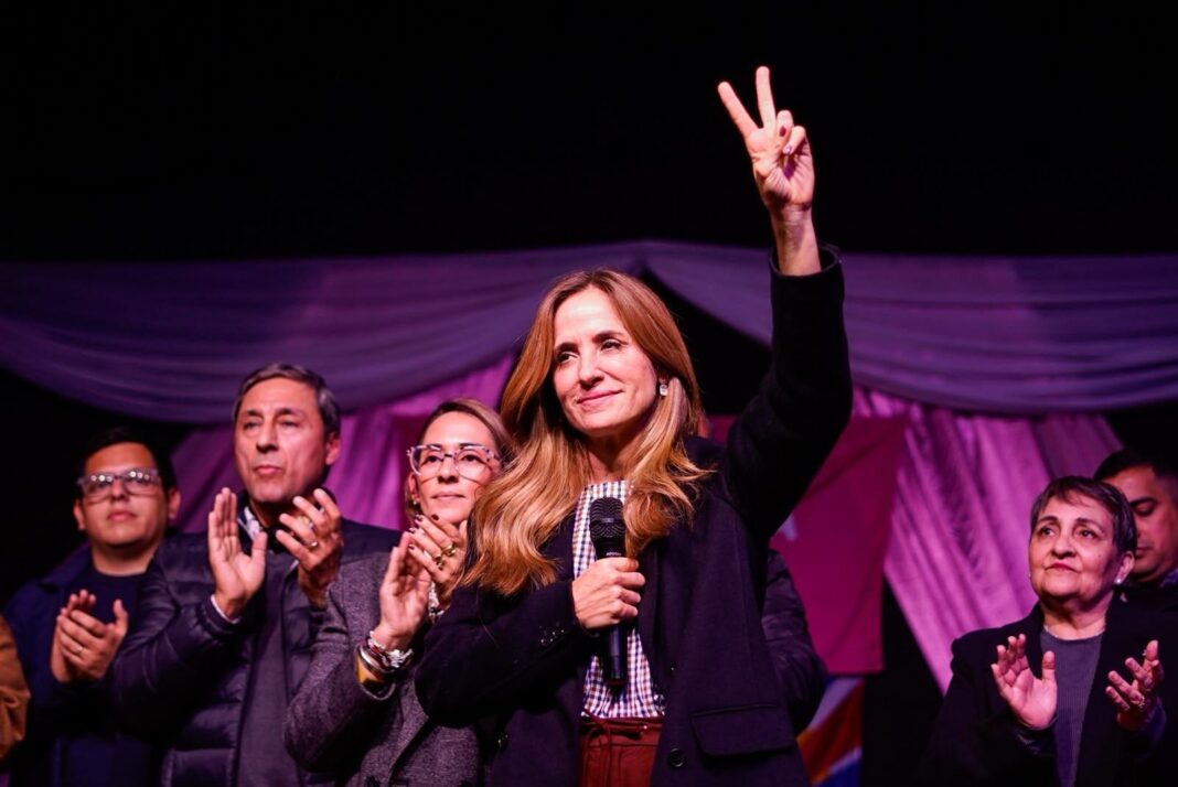 Victoria Tolosa Paz durante una recorrida por Santiago del Estero