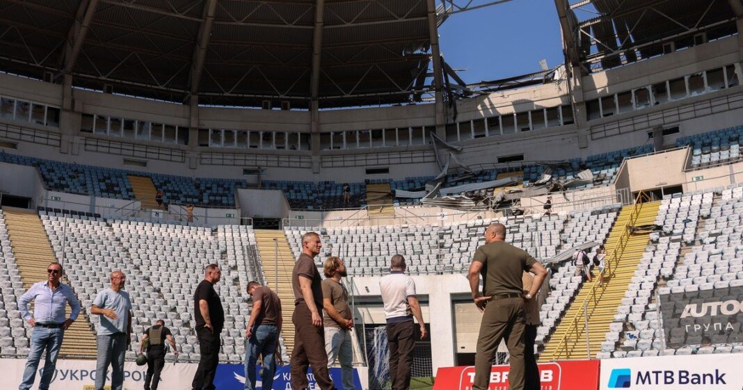 Estadio Chornomorets en Odesa con daños por bombardeo