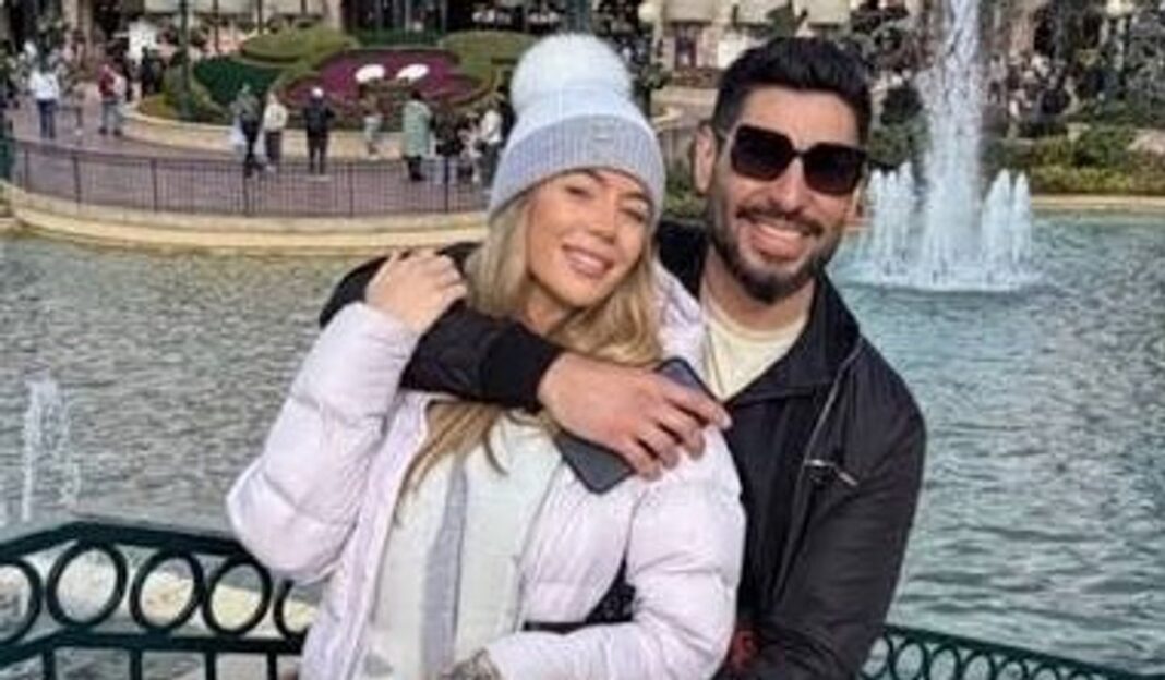 Facundo Moyano y Candela Arizaga en Disneyland de París