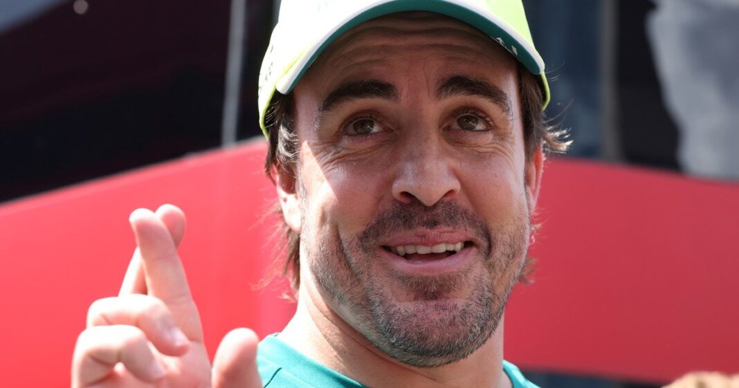 Fernando Alonso durante una entrevista en el Gran Premio de Países Bajos