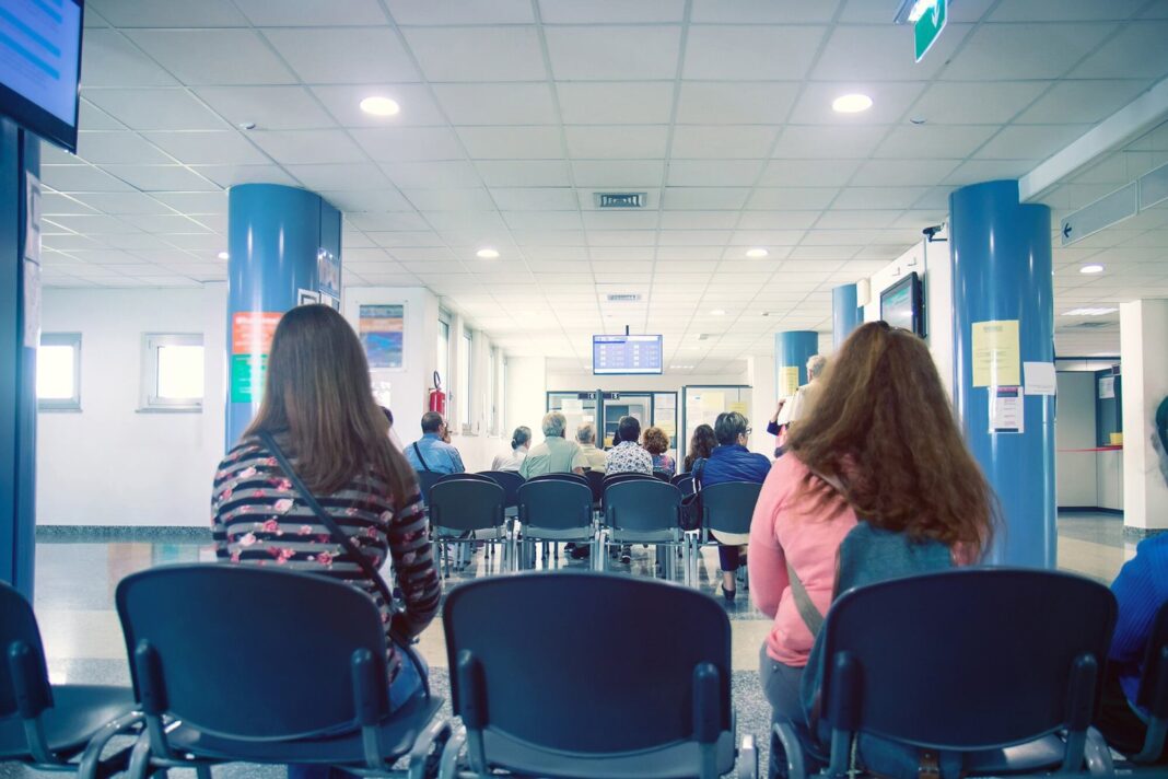 Hospital nacional con personal médico