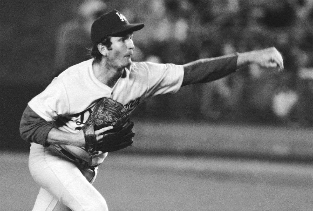 Tommy John, exlanzador de Grandes Ligas