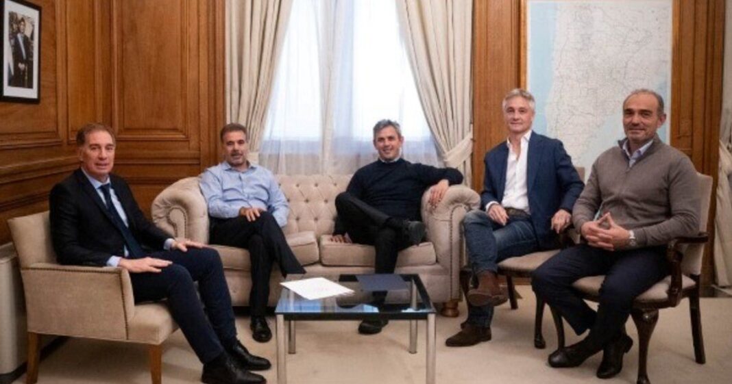 Reunión entre dirigentes del PRO y La Libertad Avanza en Casa Rosada