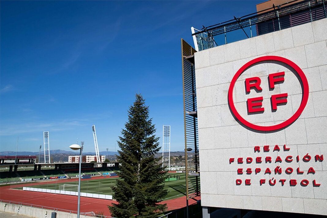 Logo de la Real Federación Española de Fútbol