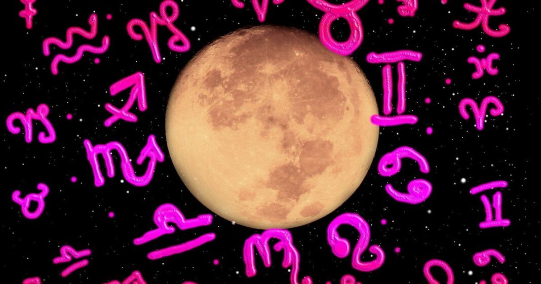 Luna en fase creciente sobre un cielo nocturno