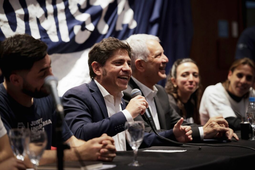 Axel Kicillof durante la inauguración de la Casa de la Provincia en Pigüé