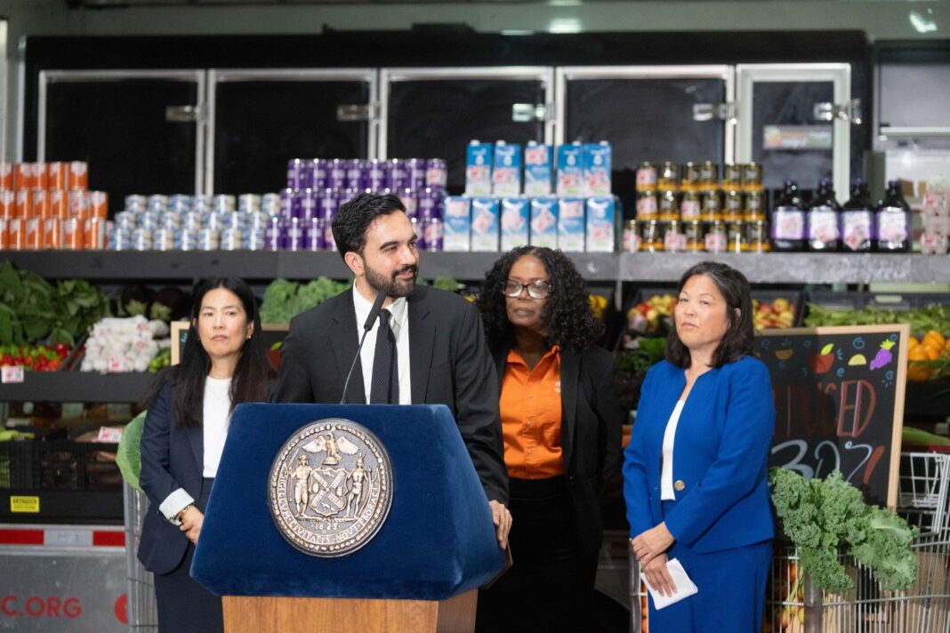 Fachada de un supermercado municipal en Nueva York