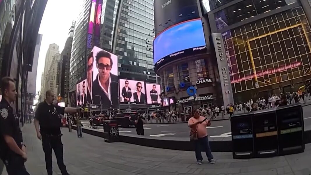 Agentes del NYPD durante el operativo en Times Square