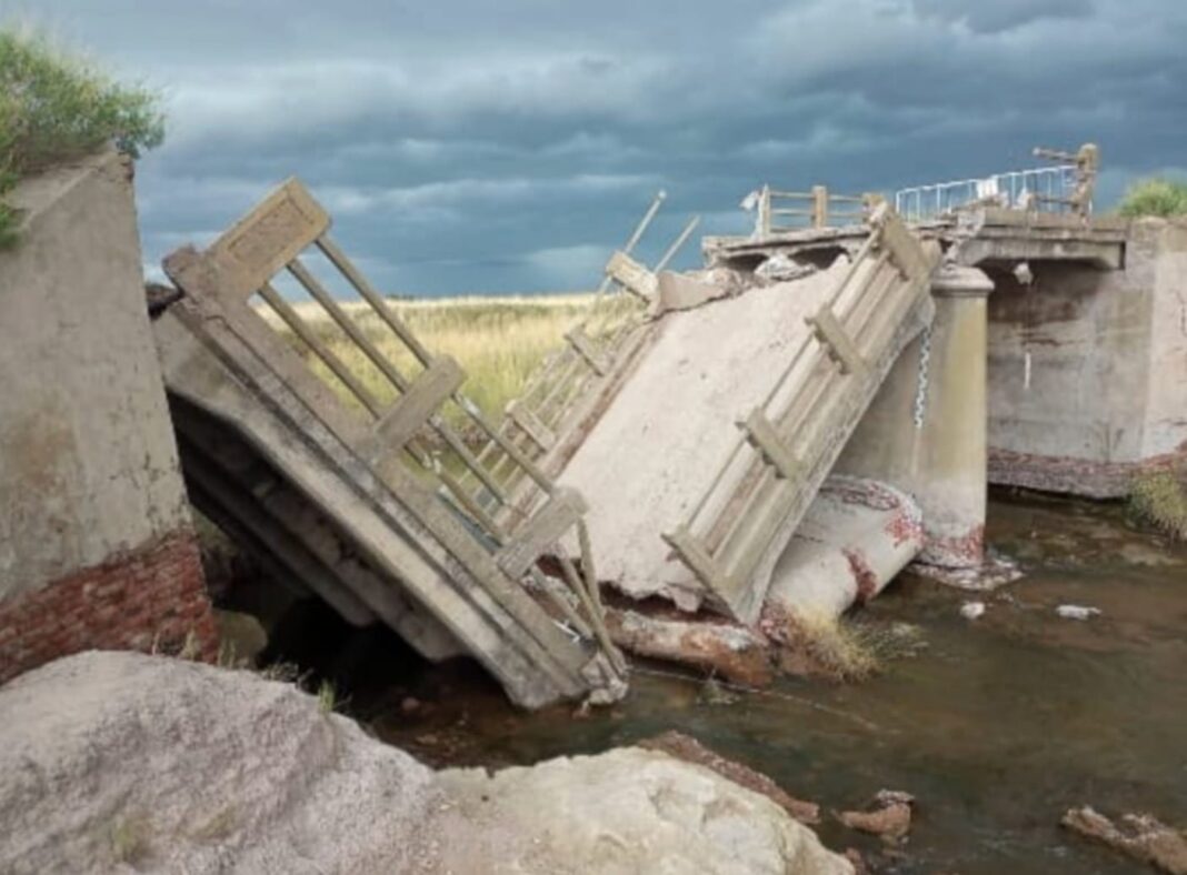 Puente de 1930 destruido sobre Arroyo Venado entre Guaminí y Carhué
