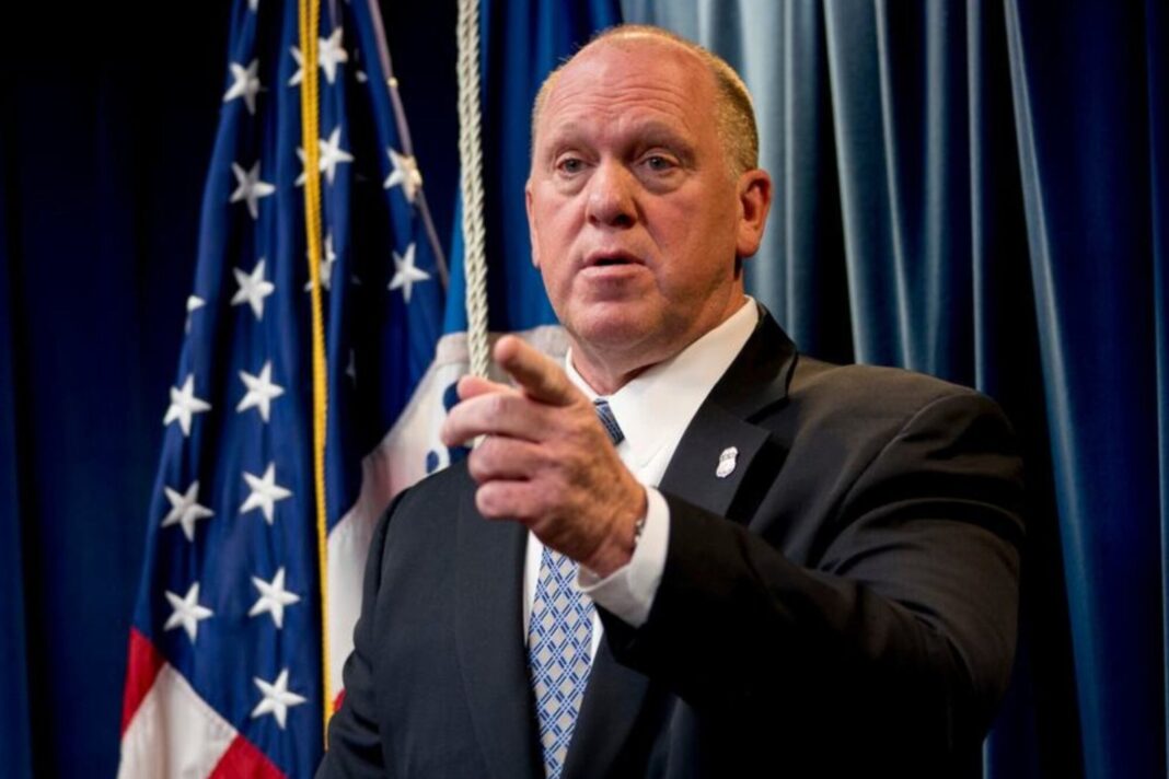 Tom Homan en rueda de prensa frente a la Casa Blanca
