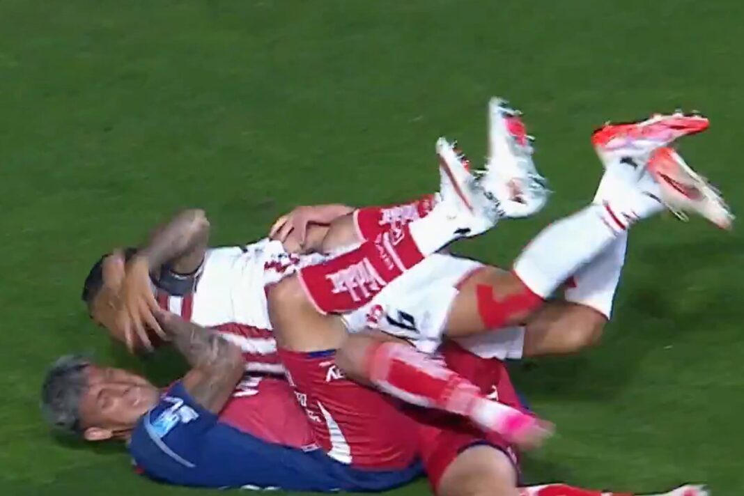 Jugadores de Unión celebran un gol ante Instituto