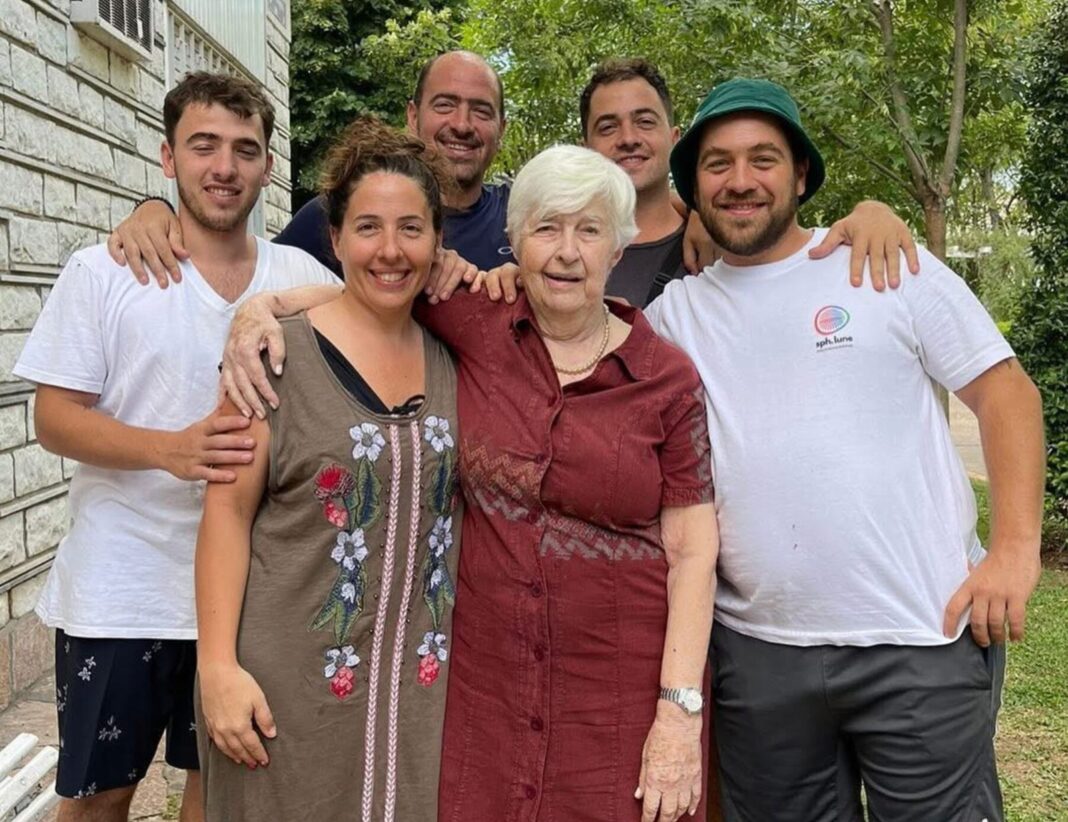 Familia Castillo en el establecimiento San Pedrito, en San José de Feliciano, Entre Ríos