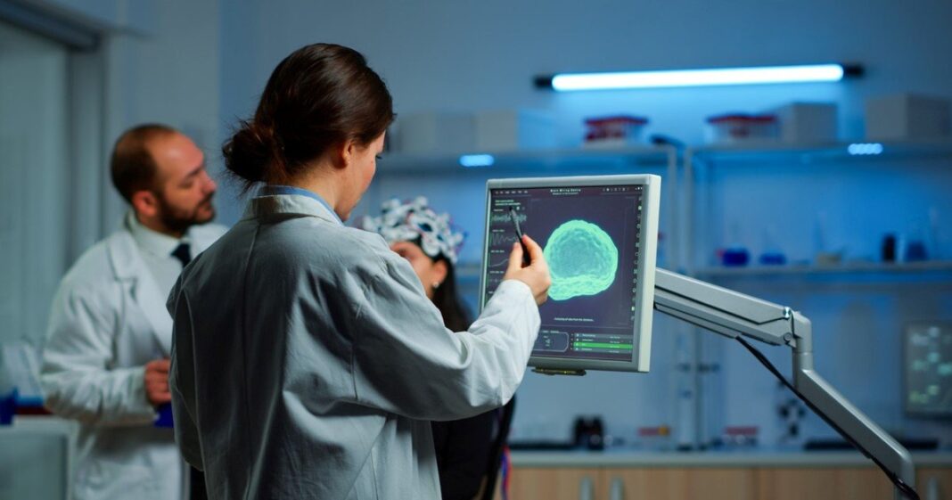 Ignacio Obeso, neurocientífico cognitivo e investigador del CSIC, en su laboratorio.